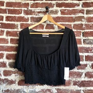 🌟 NWT Urban Outfitters Puff Sleeve Crop Top